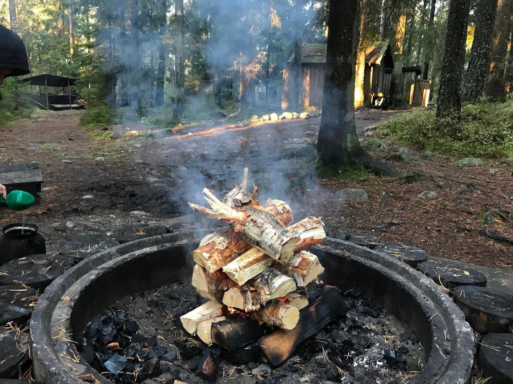 Skinnskatteberg Stf Kolarbyn Eco-Lodge المظهر الخارجي الصورة