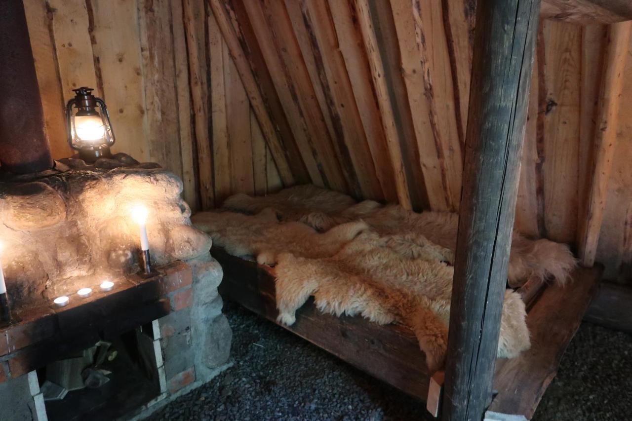 Skinnskatteberg Stf Kolarbyn Eco-Lodge المظهر الخارجي الصورة